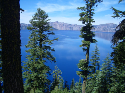 Crater Lake, sechs Meilen Durchmesser an der breitesten Stelle Foto