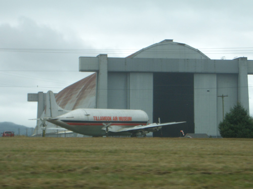 Hangar des Air Museum Foto