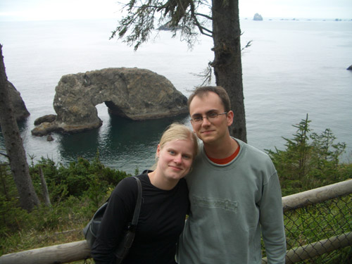 Wir beide vorm Arch Rock Foto